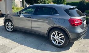 Mercedes benz GLA 200 d 4 MATIC