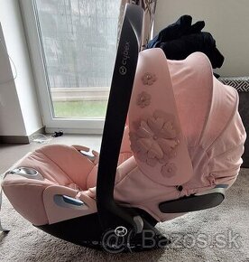 Autosedačka Cybex simply flowers pink