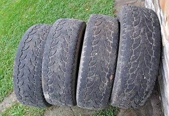 215/70 r15 C zimne pneu Pirelli