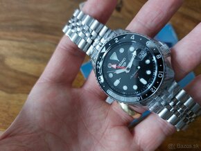 Seiko 5 GMT čierno šedé a modro čierne