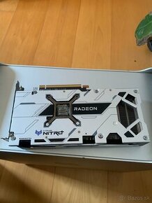 SAPPHIRE NITRO+ RADEON RX 6600 XT GAMING OC 8 GB - 1