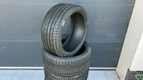 255/35 R19 - 1