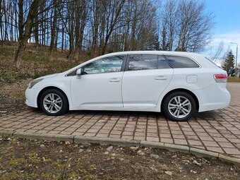 Toyota Avensis Combi 2011 - 1