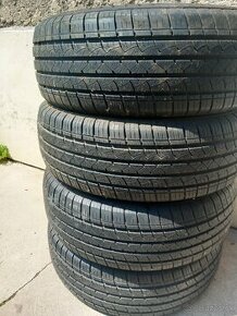 Predam pneu 235/65 R17