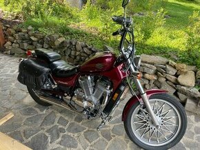 Suzuki Intruder VS 700 - 1