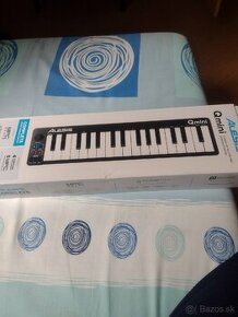 Alesis Q mini Mini 32 MK3 MIDI keyboard