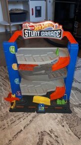 Hot wheels stunt garage - 1