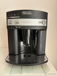 Kávovar Delonghi Magnifica ESAM 3000 B