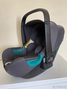 Predám britax römer BABY-SAFE 3 i-SIZE ( vajíčko do auta)