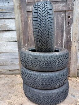 Predám 4 jazdené zimné pneumatiky Bridgestone Blizz 205/60 R