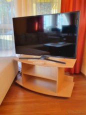 Stolik pod tv