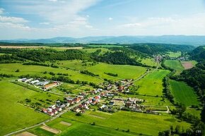 Rozpredám pozemky v celosti v 1/1.