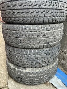 215/70 R15 C hankook - 1