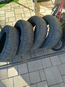 Nexen 215 65 r16 zimne gumy pneumatiky