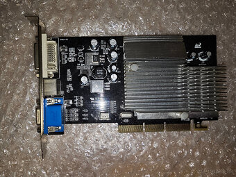 Inno3d fx 5200-8X W128MB