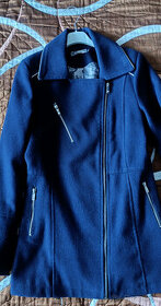 Tmavomodrý dámsky kabát na zips - 1