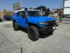 Toyota FJ Cruiser - 1