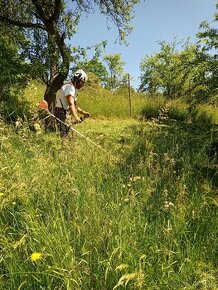 Kosenie, mulčovanie a čistenie pozemkov. Preprava materiálu.