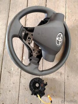 Volant s AIR-bagom Yaris 2008