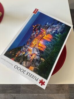 Trefl Puzzle 2000 - premium quality - nove