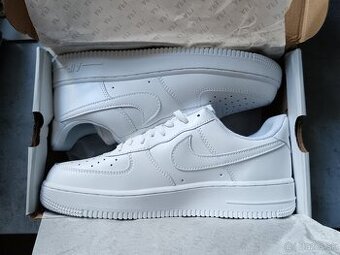 Nike Air Force 1 biele 44