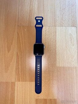 Hodinky Apple Watch Series 5 (40mm Aluminium)