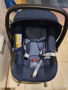 BRITAX RÖMER Autosedačka Baby-Safe 2 i-Size + základňa