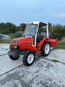 Japonský malotraktor KUBOTA X20 + strecha