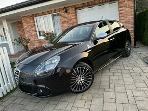 Alfa Romeo Giulietta Quadrifoglio Verde 1750 TBI 235PS - 1