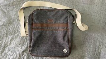 crossbody taska