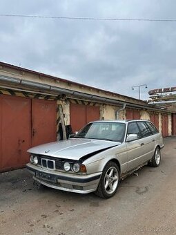 Rozpredam BMW e34 na diely - 1