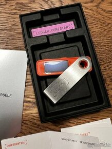 LEDGER NANO S PLUS ORANGE CRYPTO PEŇAŽENKA