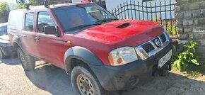 Predám poškodeným motor nissan navara YD 25