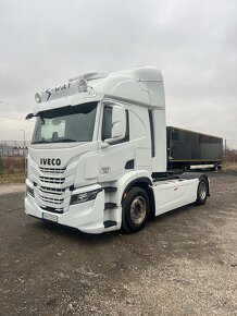 Iveco S-WAY 420 + KRONE skriňový náves - 1