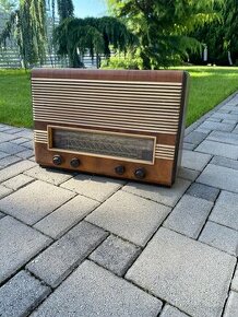 Radio Tesla 605A