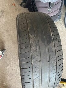 Pneu 245/45 R18