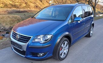 Volkswagen touran 1.9 tdi cross rok 2009 ťažné navigacia