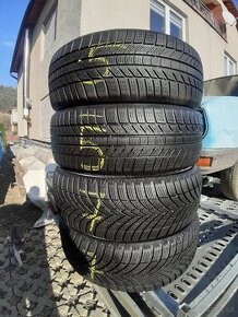 215/55r17 rezervované