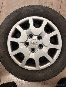 Hyundai 195/65 R15 zimne