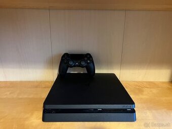 Predam Playstation 4 Slim 500GB s Controllerom a hrami