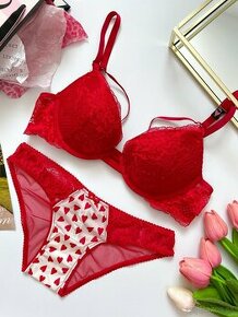 Victoria’s Secret čipkovana podprsenka push-up 75A - 1