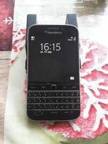 Predám jedinečný mobil BlackBerry Classic v Super Stave