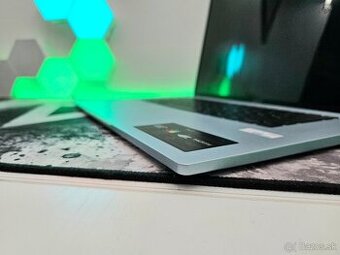 Acer Swift EDGE Magyer Hu verzió pehelysúlyú laptop