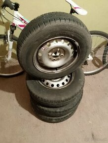 155/80 R13 letne na diskoch - 1