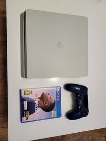 Playstation 4 Slim