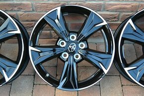 5x114,3 R17 Hlinikove disky Original Toyota C-HR