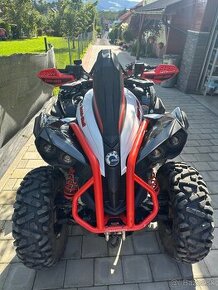 Can am Polaris cf Moto