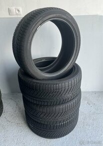 255/40 R20 Zimne Continetal , top stav