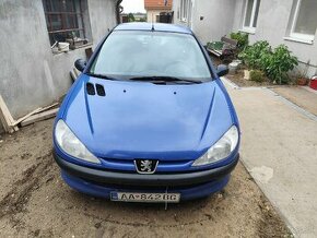 Peugeot 206  1.4 benzín - 1