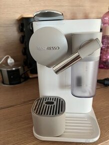 Kapsulovy kávovar delonghi